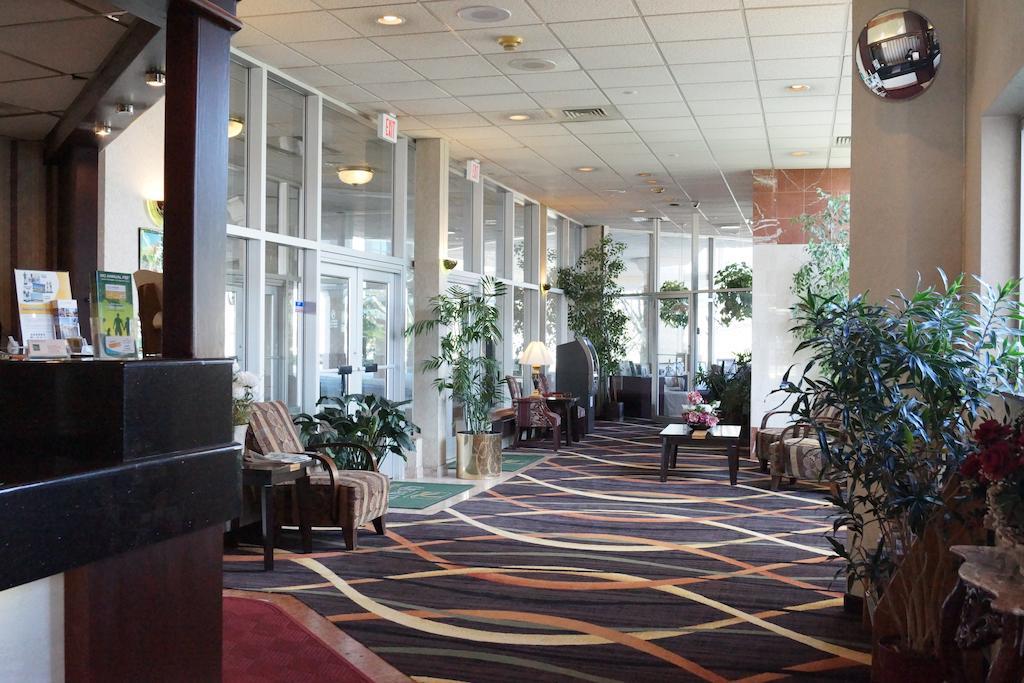 Quality Inn & Conference Center Maple Shade Buitenkant foto